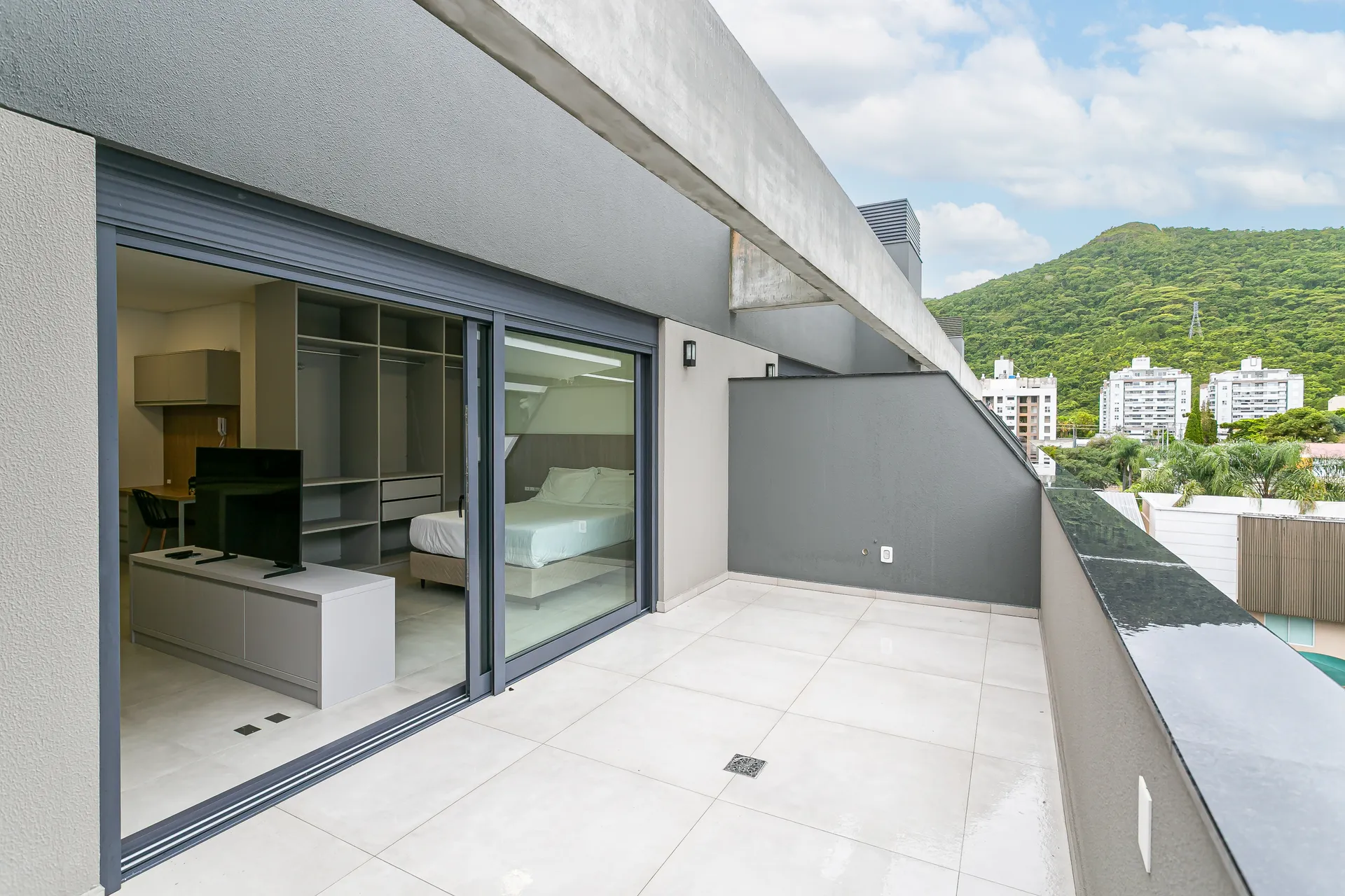 Меблированная квартира с террасой 80 м² и 1 спальней — photo 10