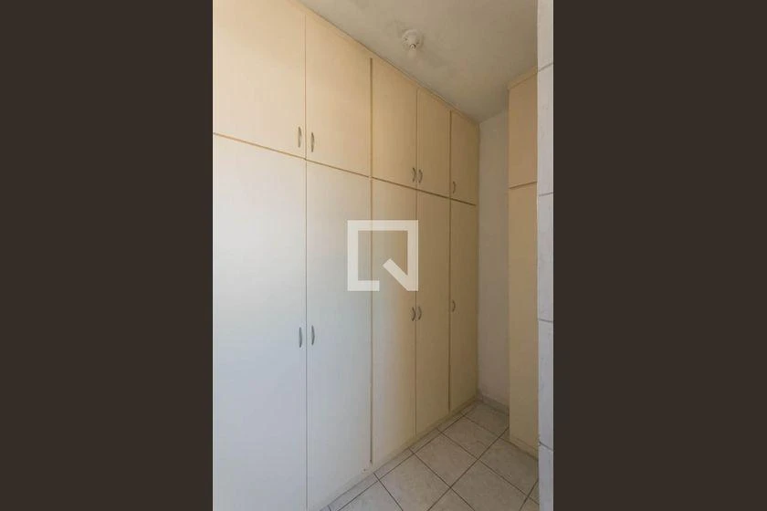 Apartamento de 2 quartos com cozinha separada e 70 m² — photo 31