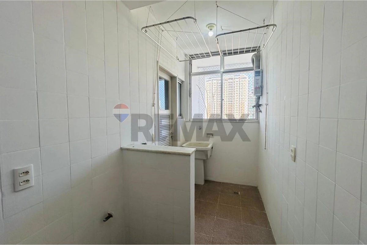 One-bedroom apartment in a building with a sauna — photo 10