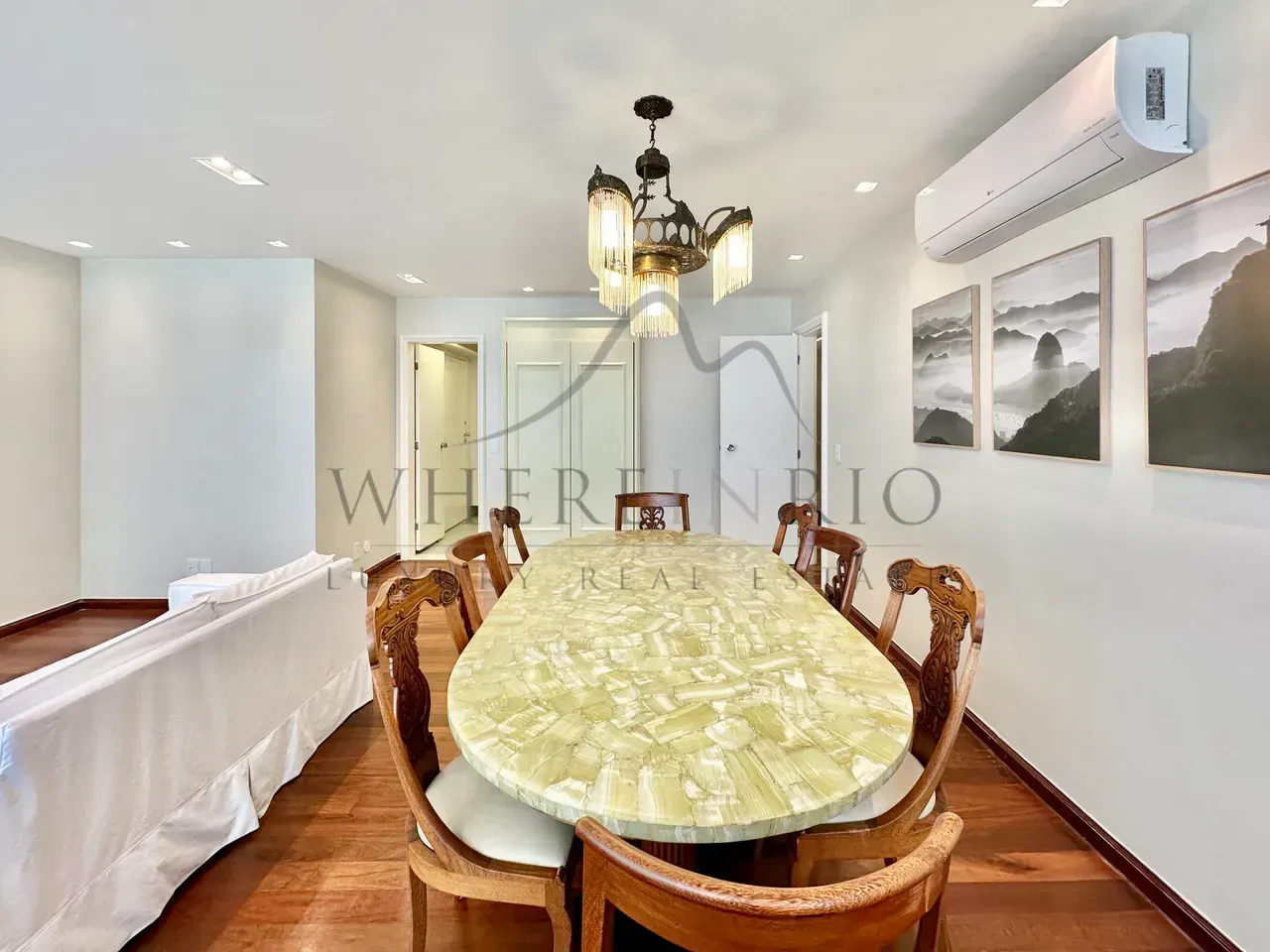 Apartment with 4 bedrooms and a closed kitchen with gas stove — photo 12