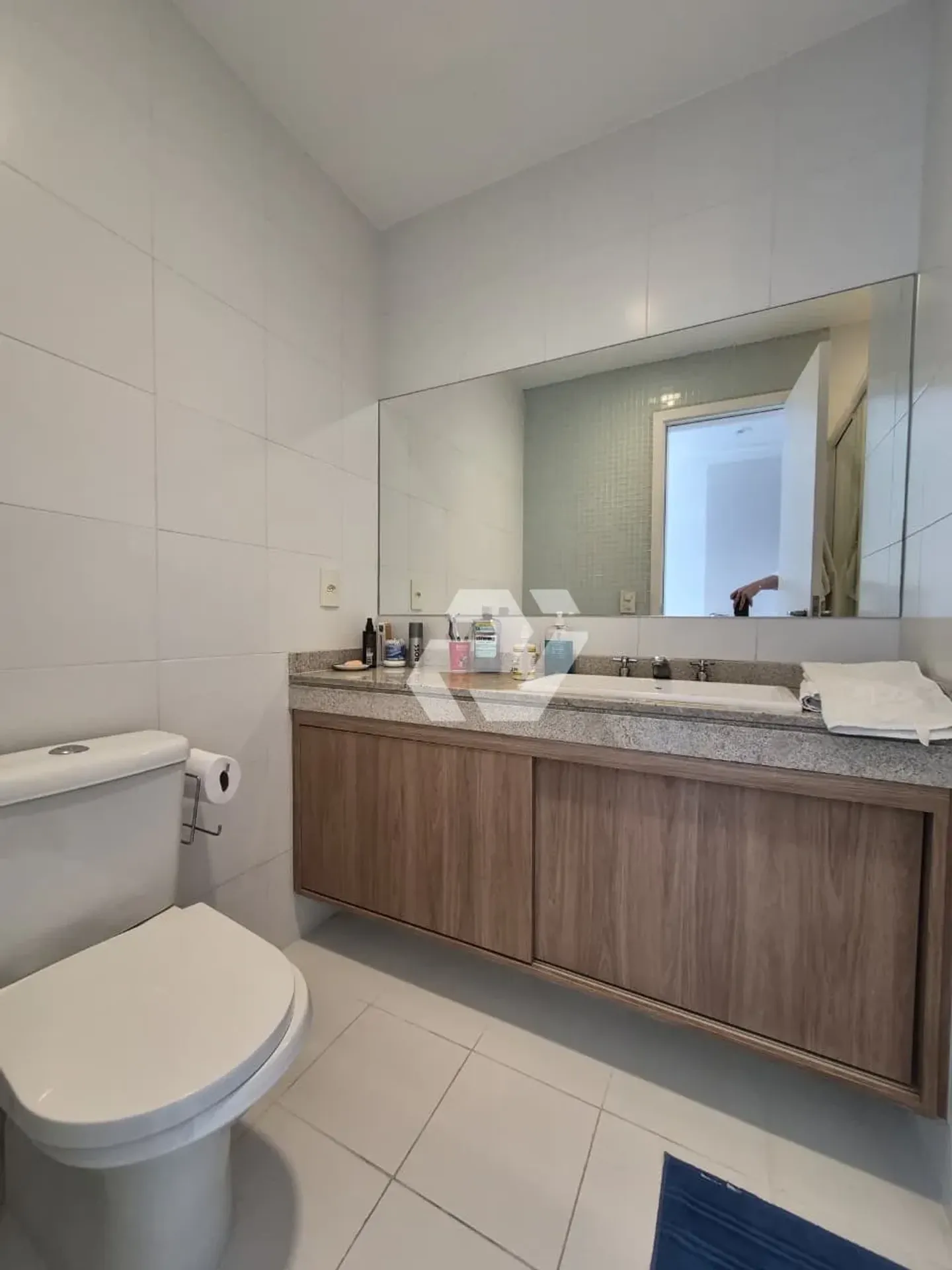 Apartamento mobiliado com 5 quartos e varanda envidraçada — photo 24