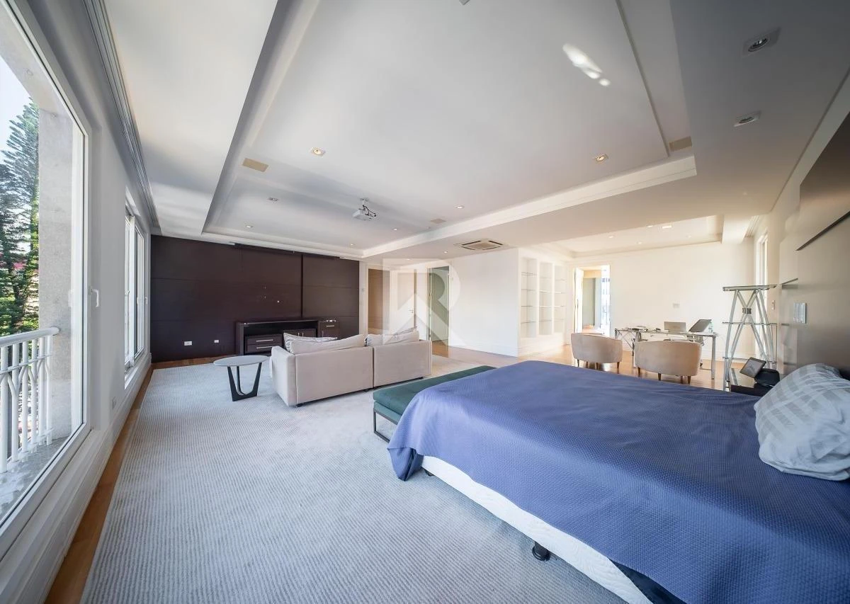 344 m² apartment with floor-to-ceiling windows and a bathtub — photo 8