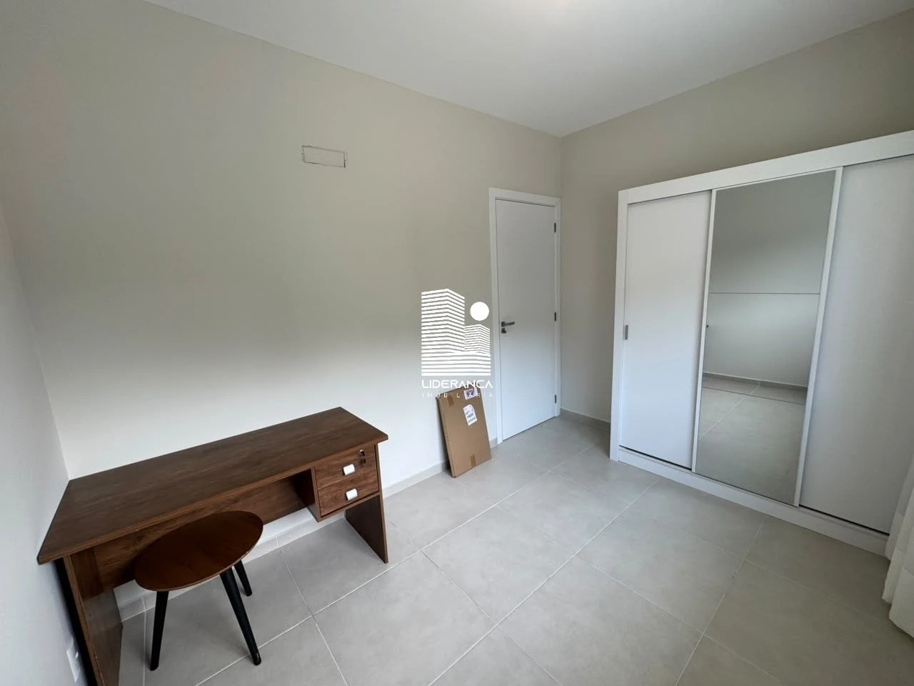 2-bedroom apartment with a mountain view in Florianópolis — photo 15