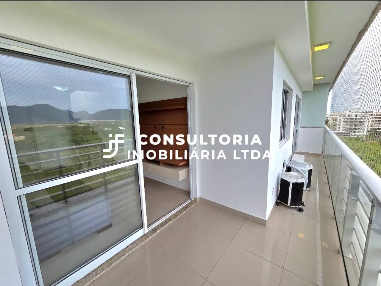 Unfurnished apartment with air conditioning and 3 bedrooms — photo 9