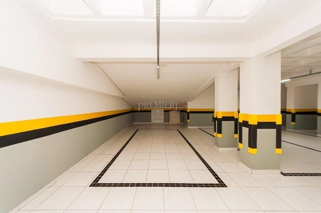 266 m² apartment with a walk-in closet and a bathtub — photo 34