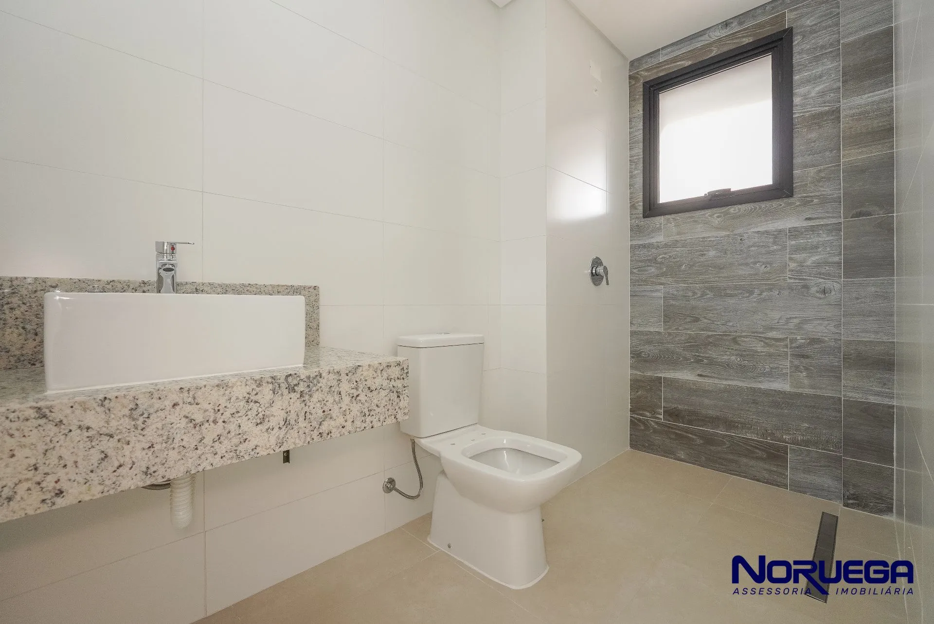 Apartment, 188 m², with a glass-enclosed balcony — photo 10