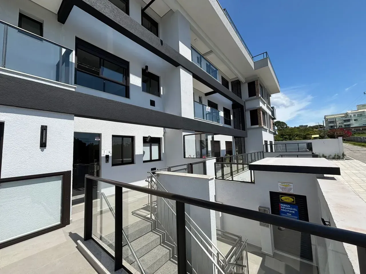 63 m² apartment with 2 bedrooms and 1 en-suite — photo 4
