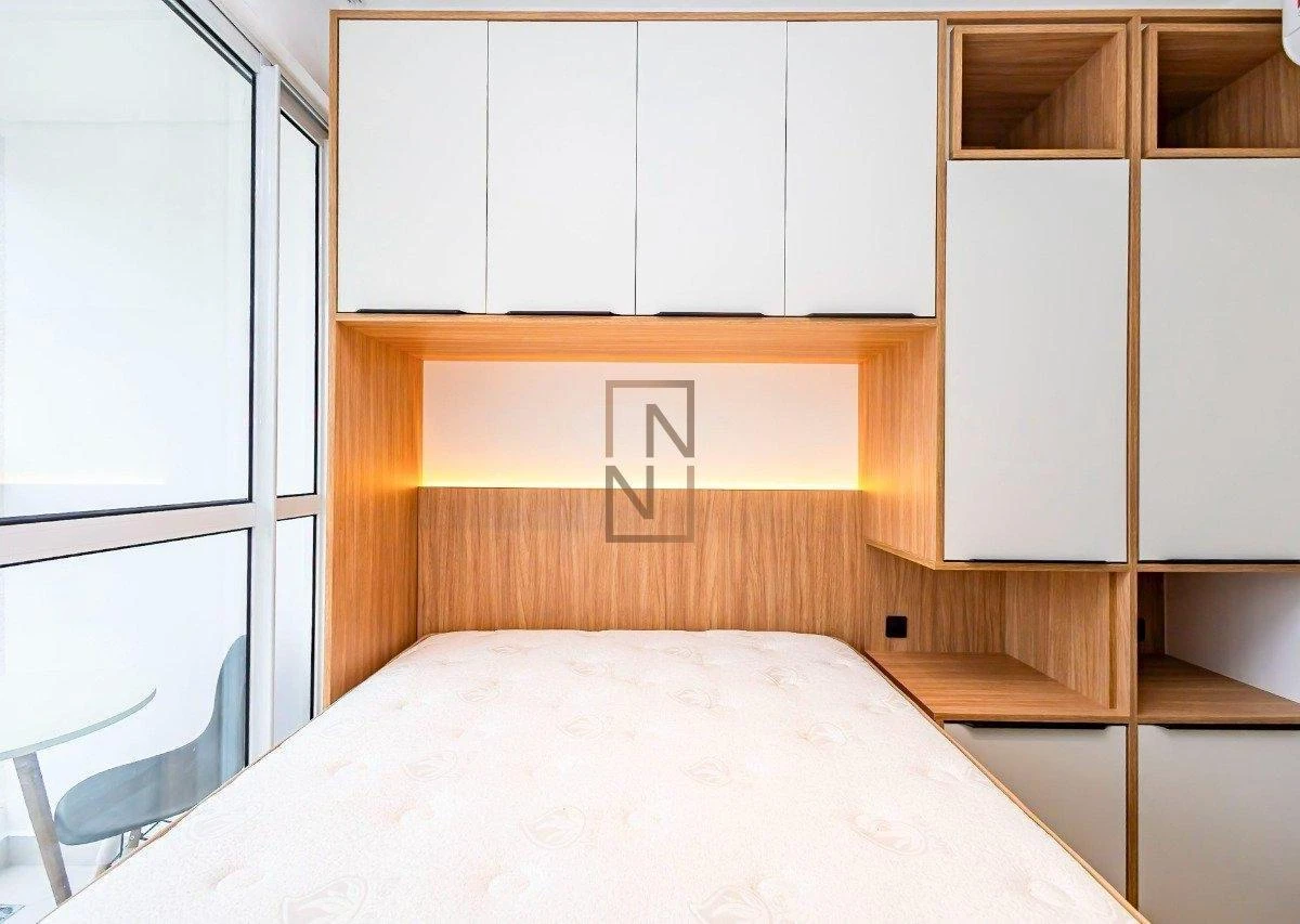 One-bedroom apartment in a building with a coworking space — photo 8