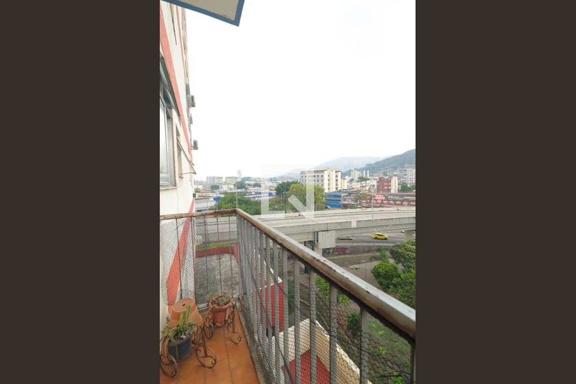 Apartamento de 3 dormitorios, 80 m² y balcón — photo 11