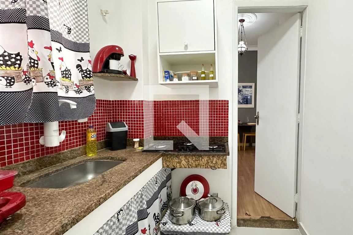 1 quarto e piso de madeira ou laminado: apartamento de 45 m² — photo 14