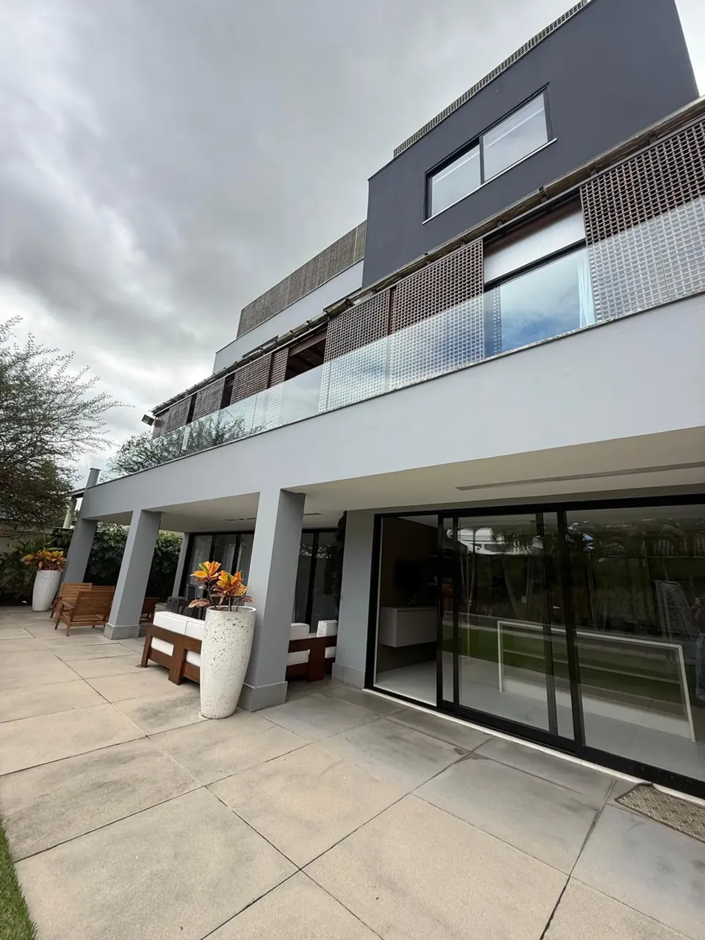 House with 6 en-suite bedrooms and a gas kitchen — photo 5