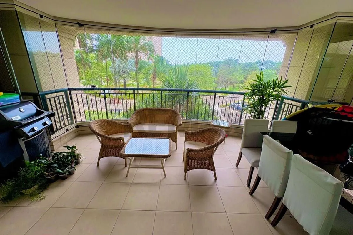 Apartamento de 315 m² com 4 dormitórios e 5 banheiros — photo 9