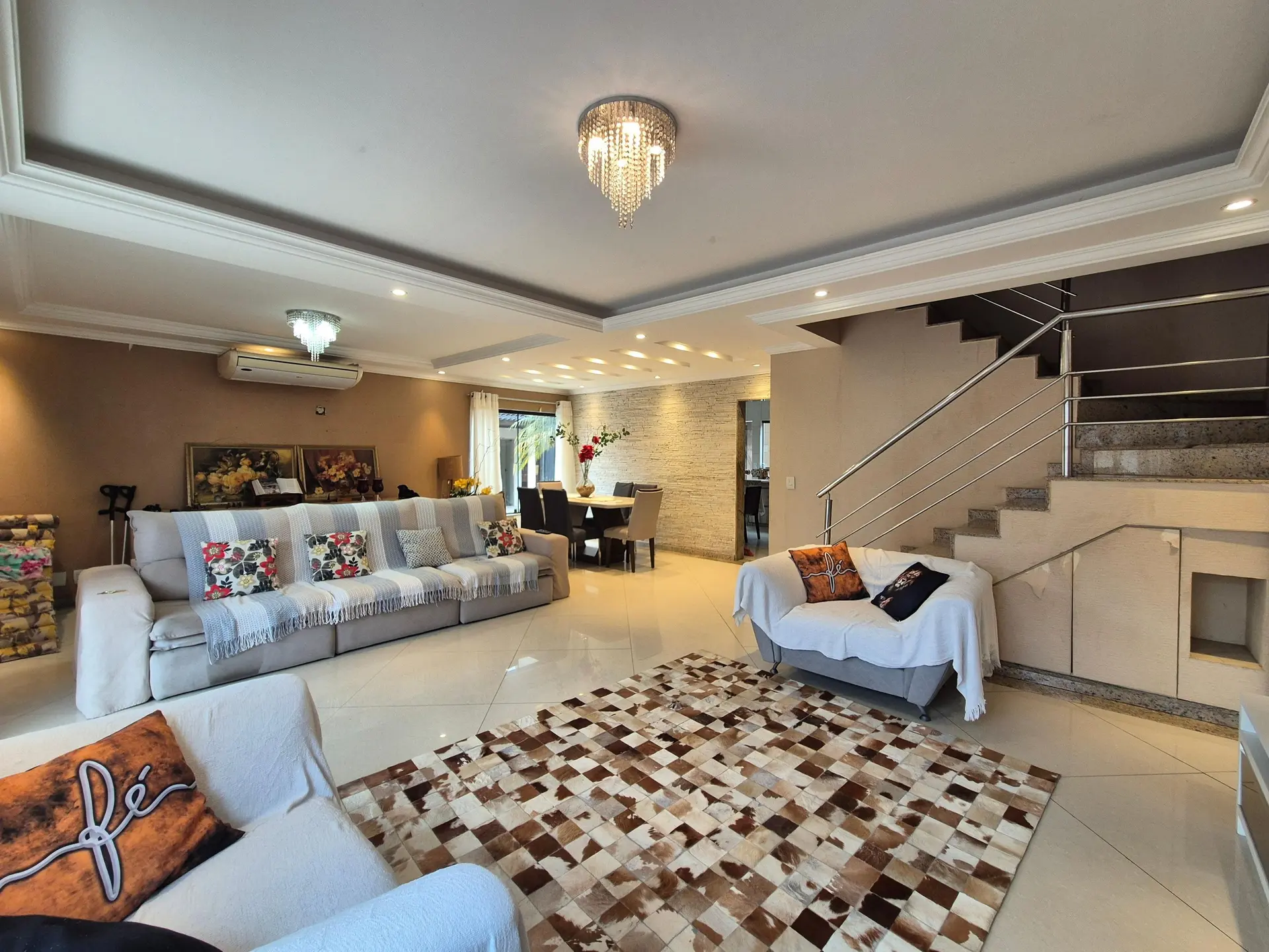 Jacuzzi in a 3-bedroom house, 400 m² — photo 18