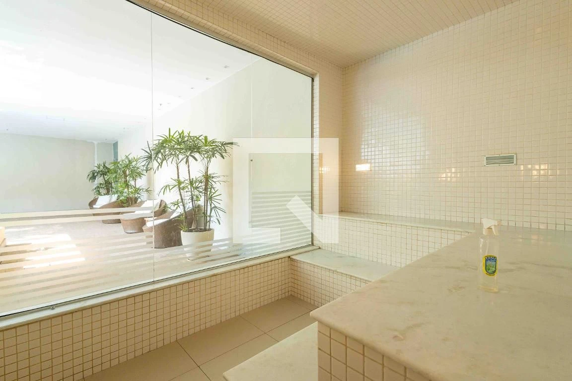 Furnished apartment with 2 bedrooms, 1 en-suite and balcony — photo 19