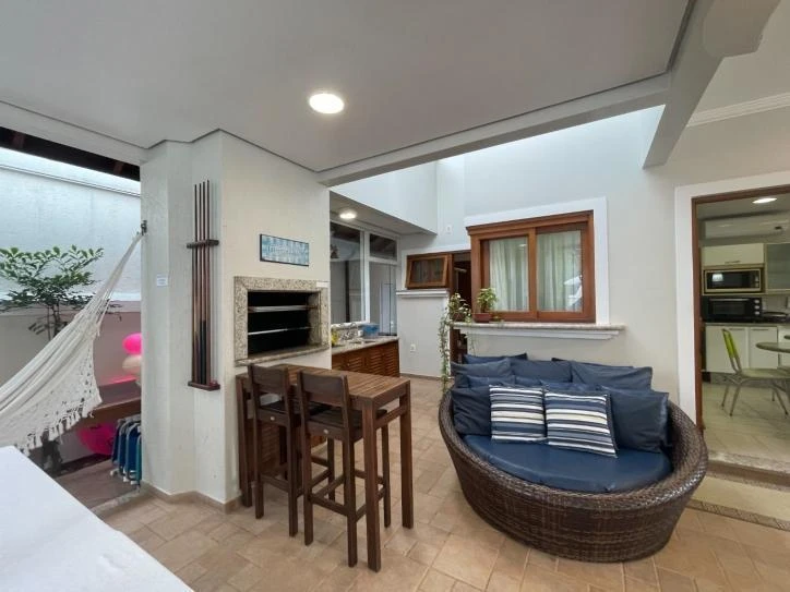 Ванна и 6 спален: дом 320 м² — photo 23