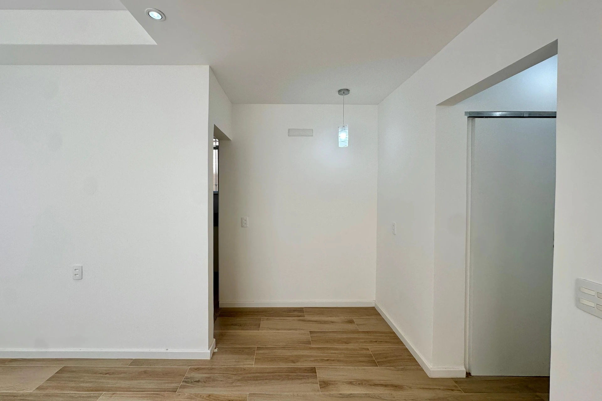 2-bedroom rental apartment with 1 total bathroom — photo 17