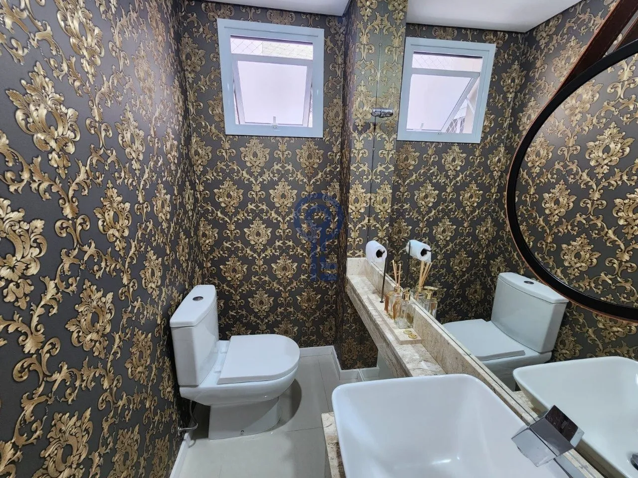 Furnished 4-bedroom apartment with 1 en-suite bath — photo 12