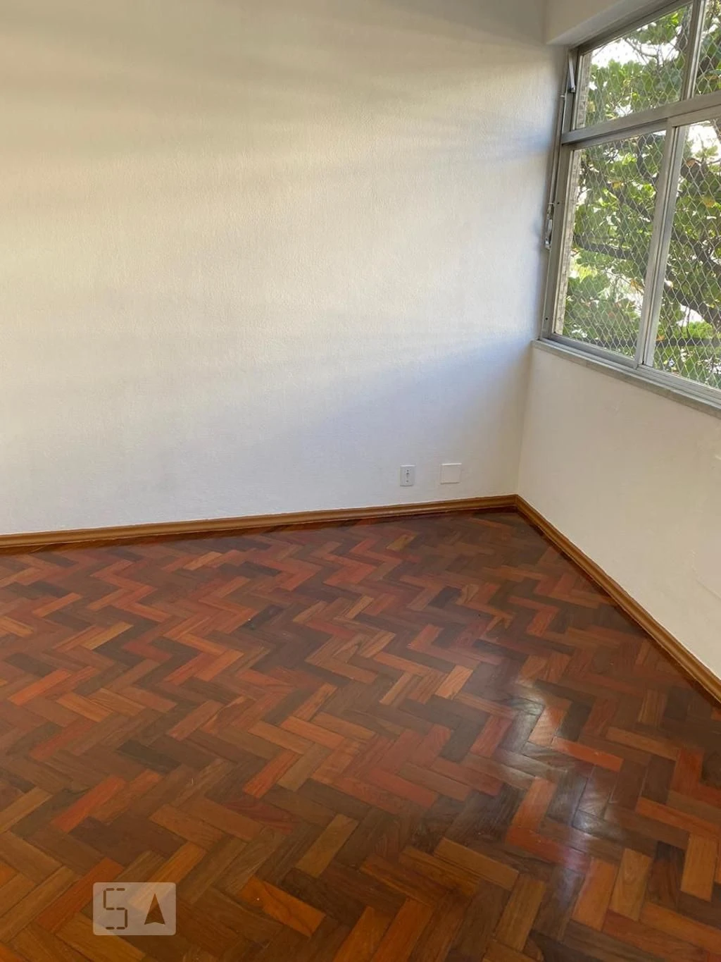 Wood or laminate floors in a 2-bedroom apartment, 78 m² — photo 10