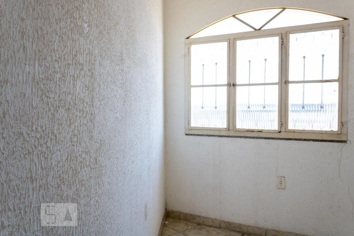 Unfurnished studio with 1 bedroom, 1 bathroom and laundry — photo 7