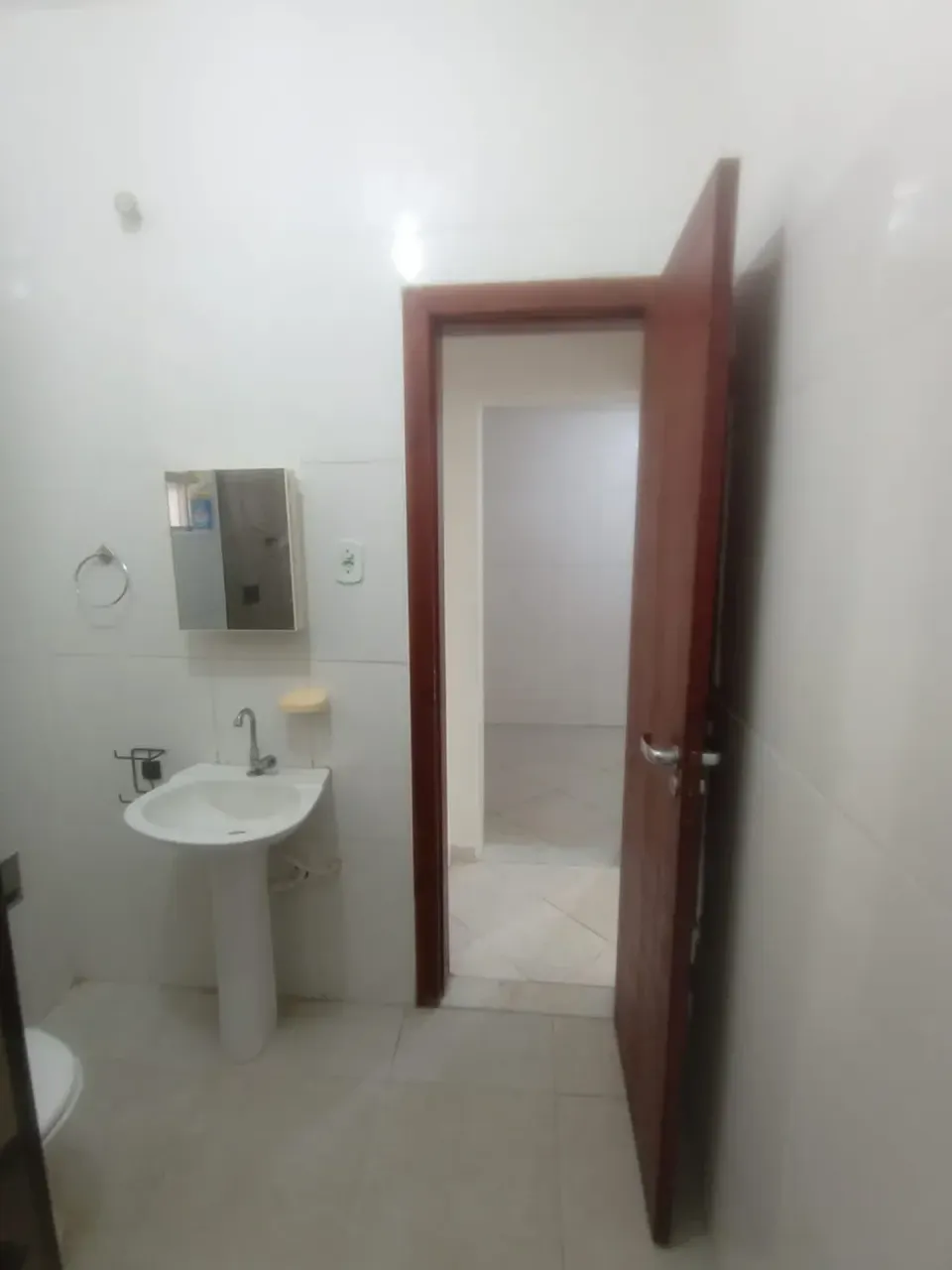 Casa de vila com 2 quartos e banheiro com box de vidro — photo 16