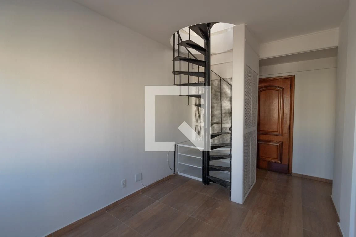 3-bedroom apartment in a building with a gym — photo 33