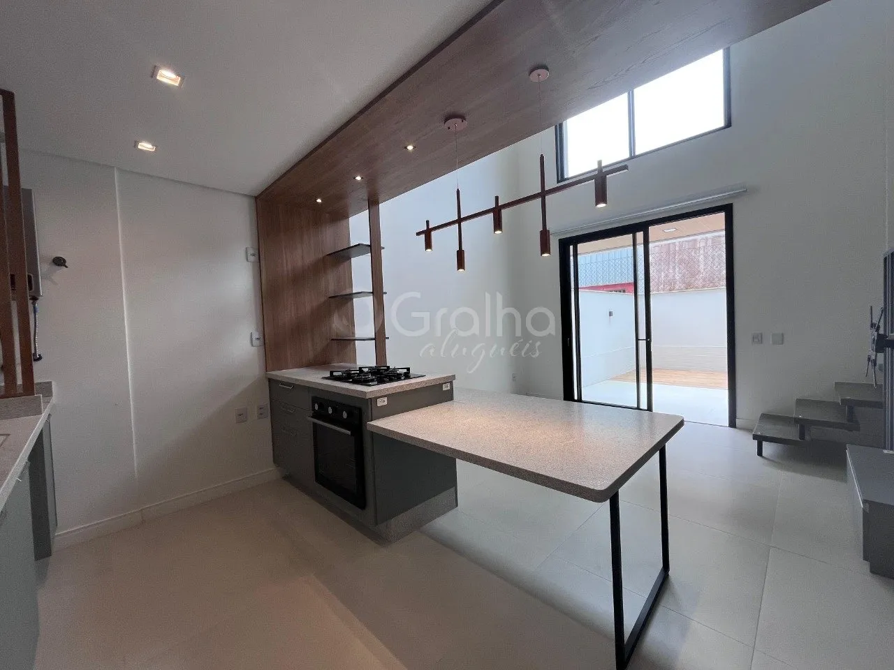 Floor-to-ceiling windows in a one-bedroom apartment, 80 m² — photo 10