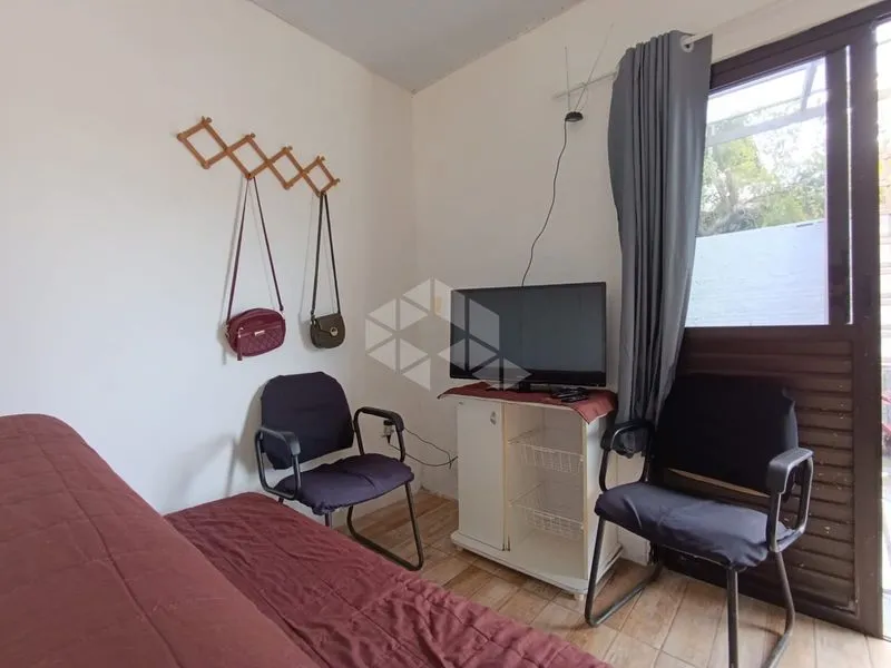 One-bedroom house with a garden — photo 17