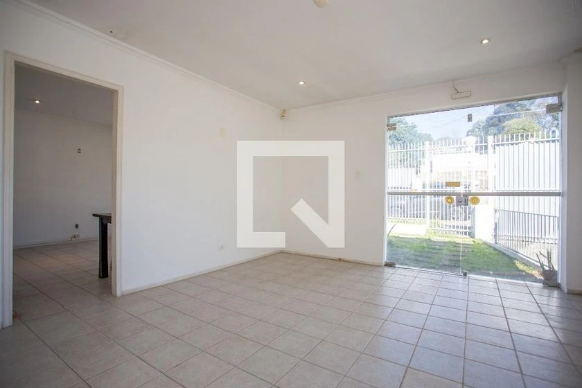 House with 6 bedrooms and a private garden
