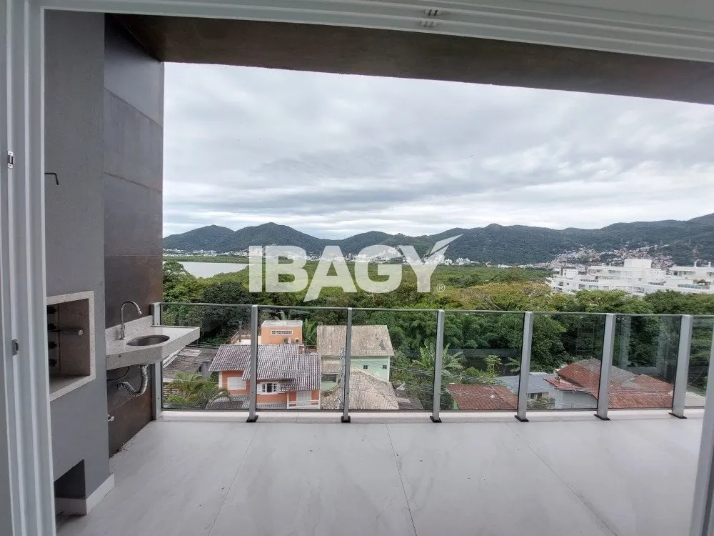 Furnished 133 m² apartment with 3 en-suite bedrooms — photo 14