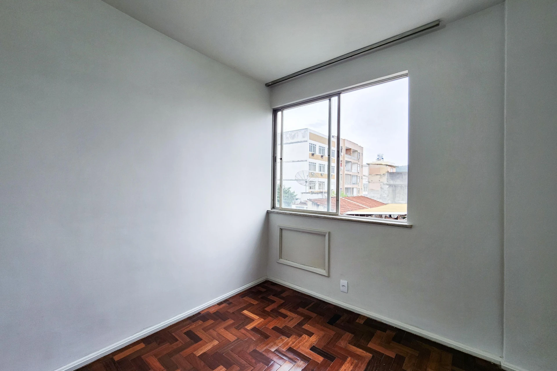2-bedroom apartment in a building with a pool — photo 36