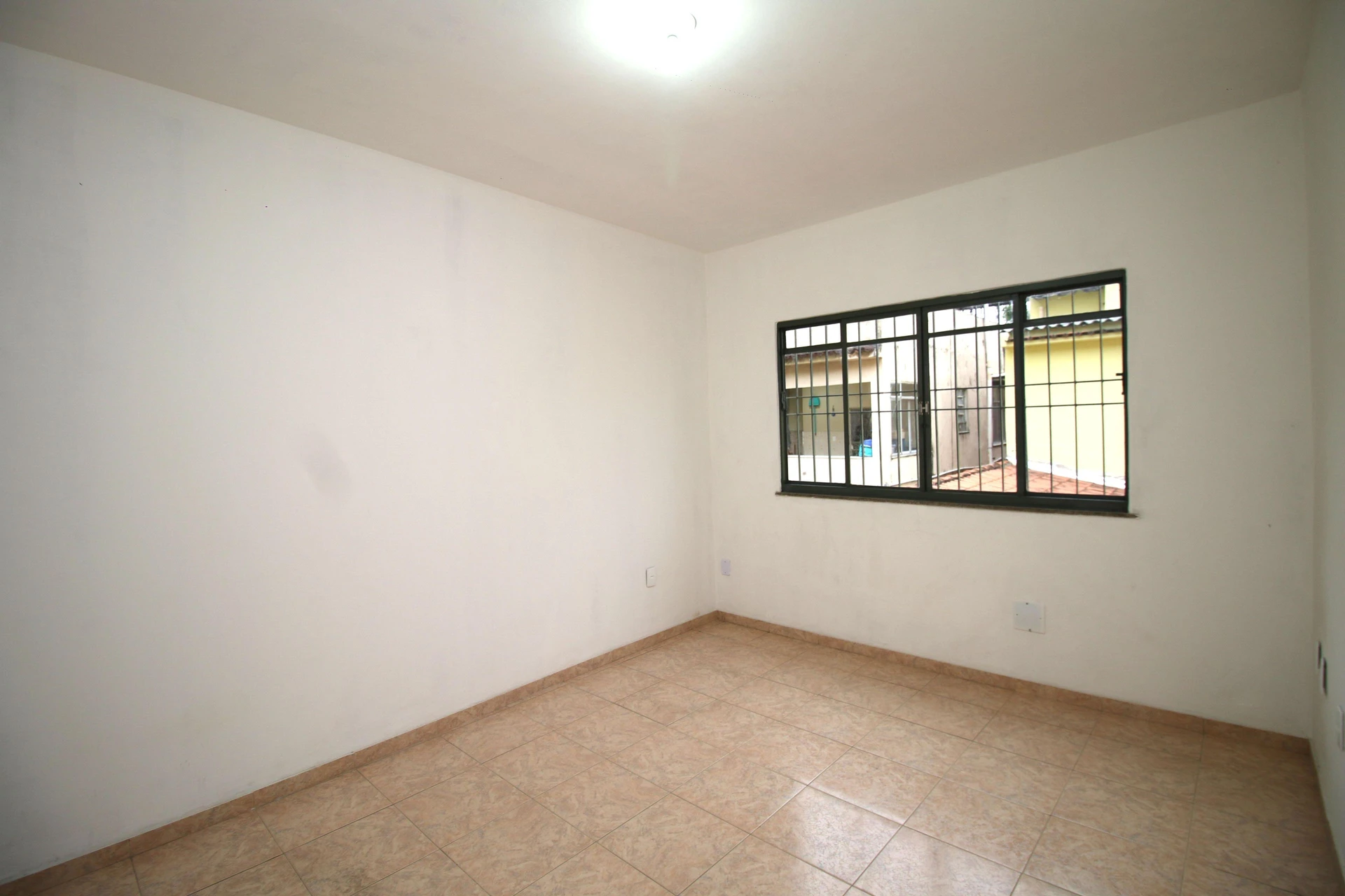Casa sem mobília com 2 quartos e quintal privativo — photo 35
