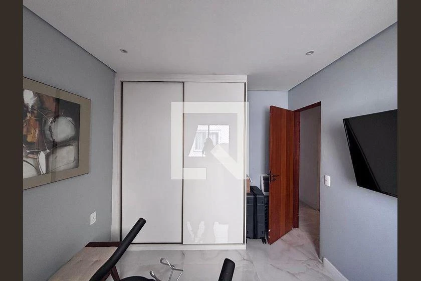 Furnished 4-bedroom apartment with gas-stove kitchen — photo 9