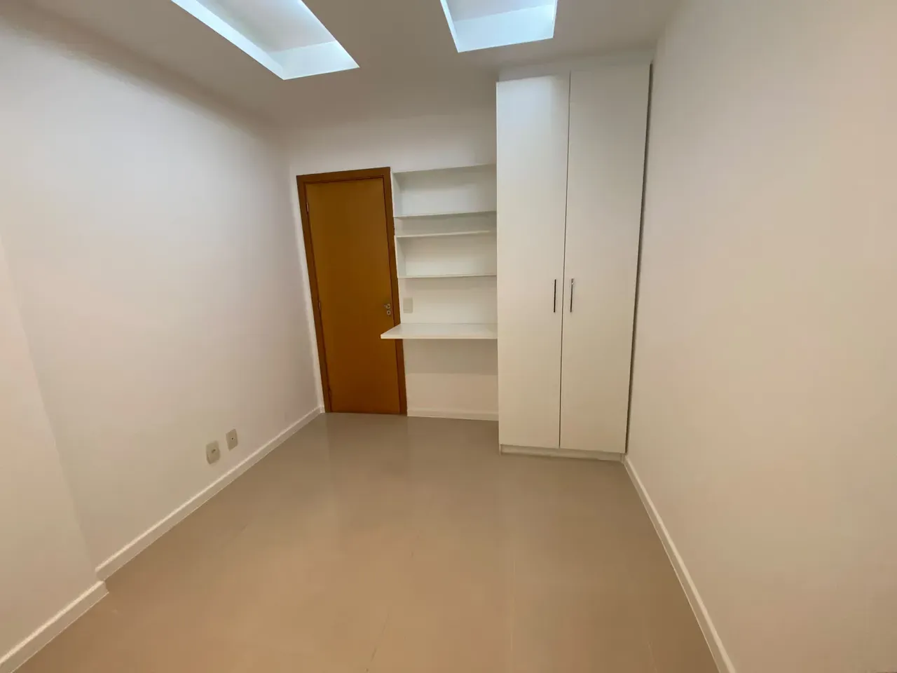 Apartment, 69 m², with a glass-enclosed balcony — photo 19