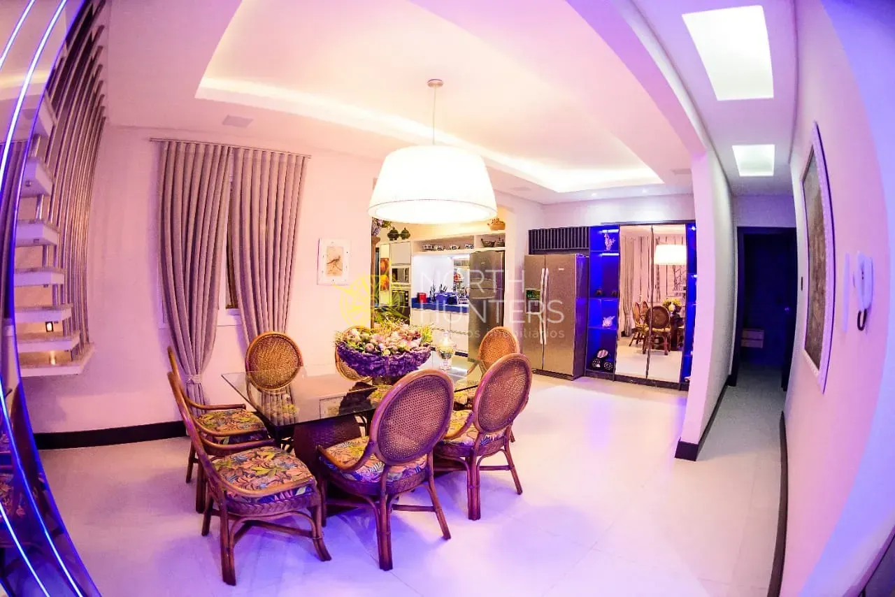 Casa con 5 dormitorios y cocina de concepto abierto — photo 32