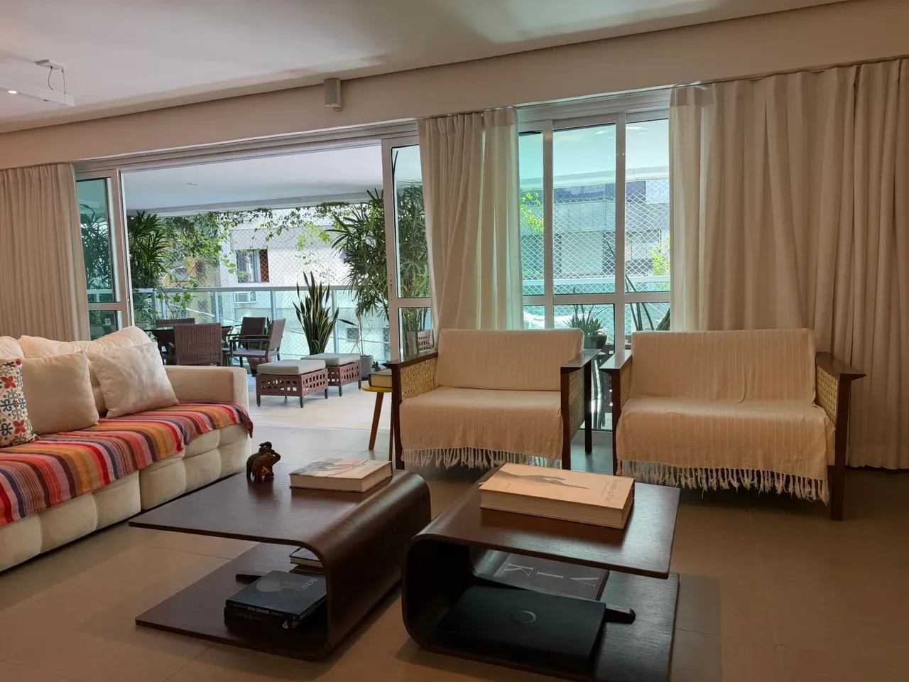 Apartamento com 3 quartos, 3 banheiros e varanda fechada — photo 34