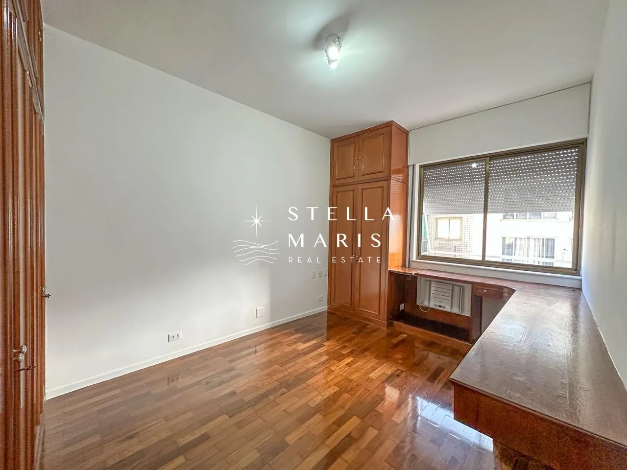 Apartment with 4 bedrooms, 4 bathrooms and a balcony — photo 3