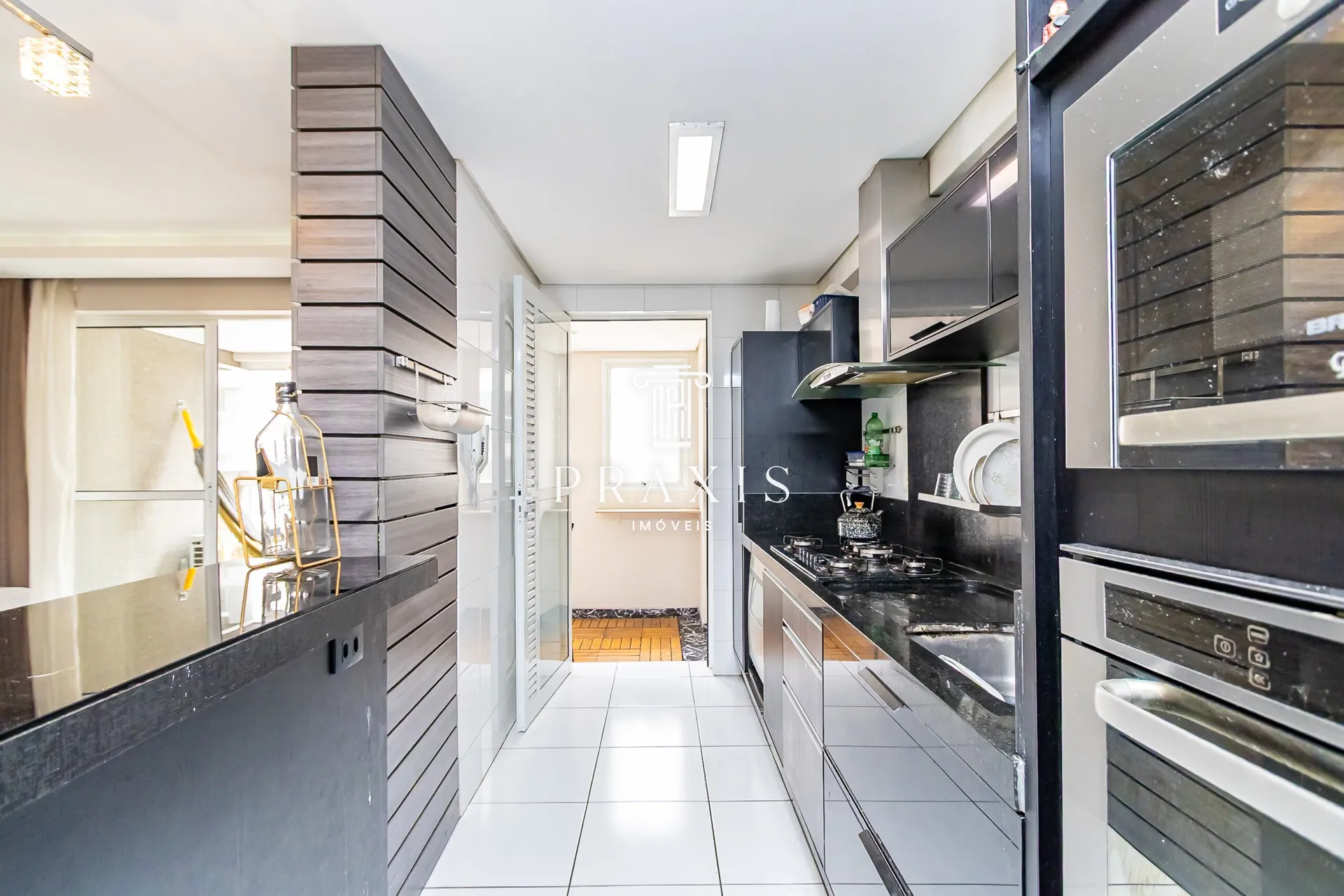 Apartment with 2 en-suite bedrooms and 3 bathrooms — photo 8