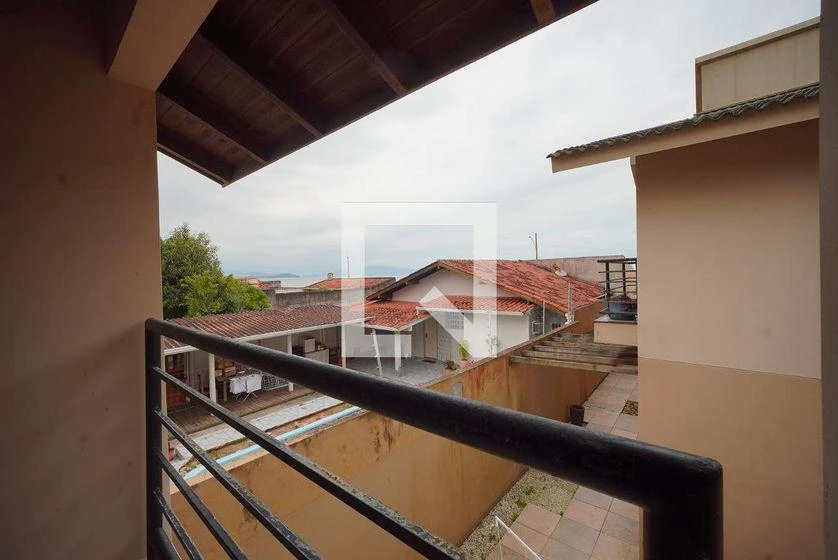 3 quartos e vista para a água: casa de 407 m² — photo 44
