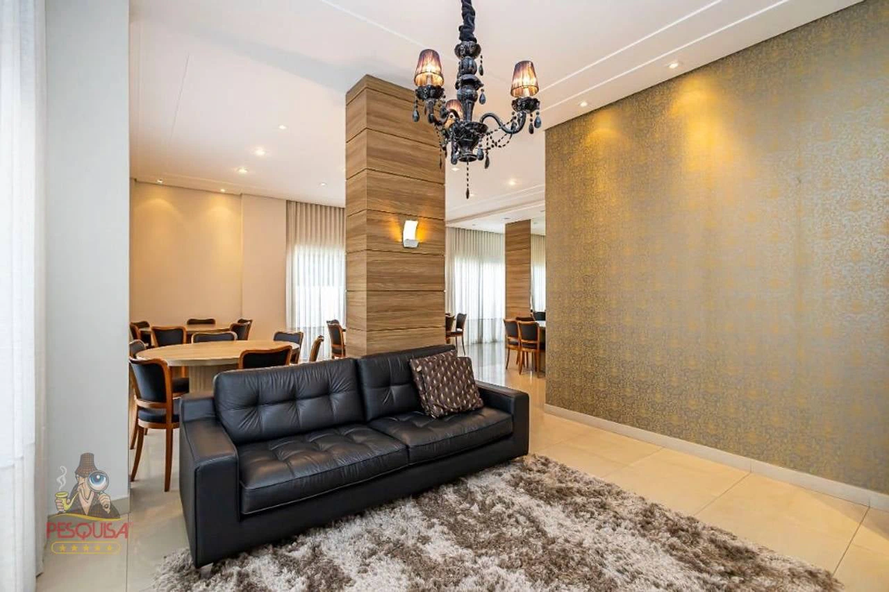 4-bedroom apartment with a bathtub — photo 17