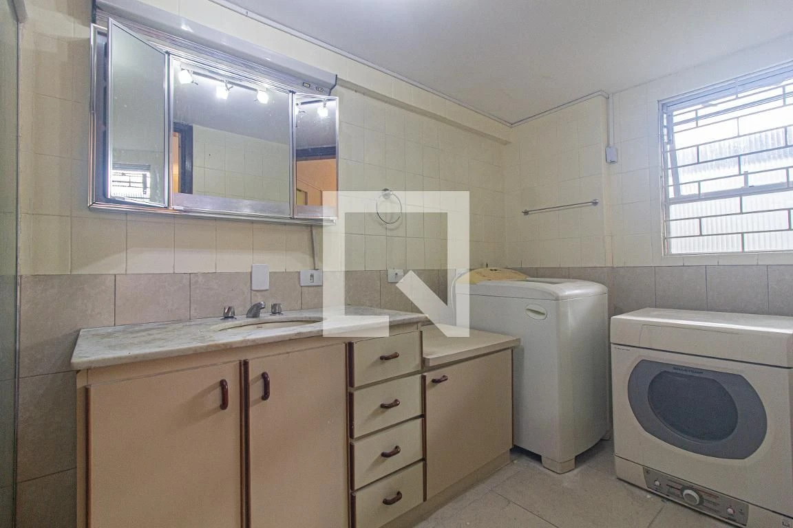 Furnished studio, 60 m², with a glass-enclosed balcony — photo 24