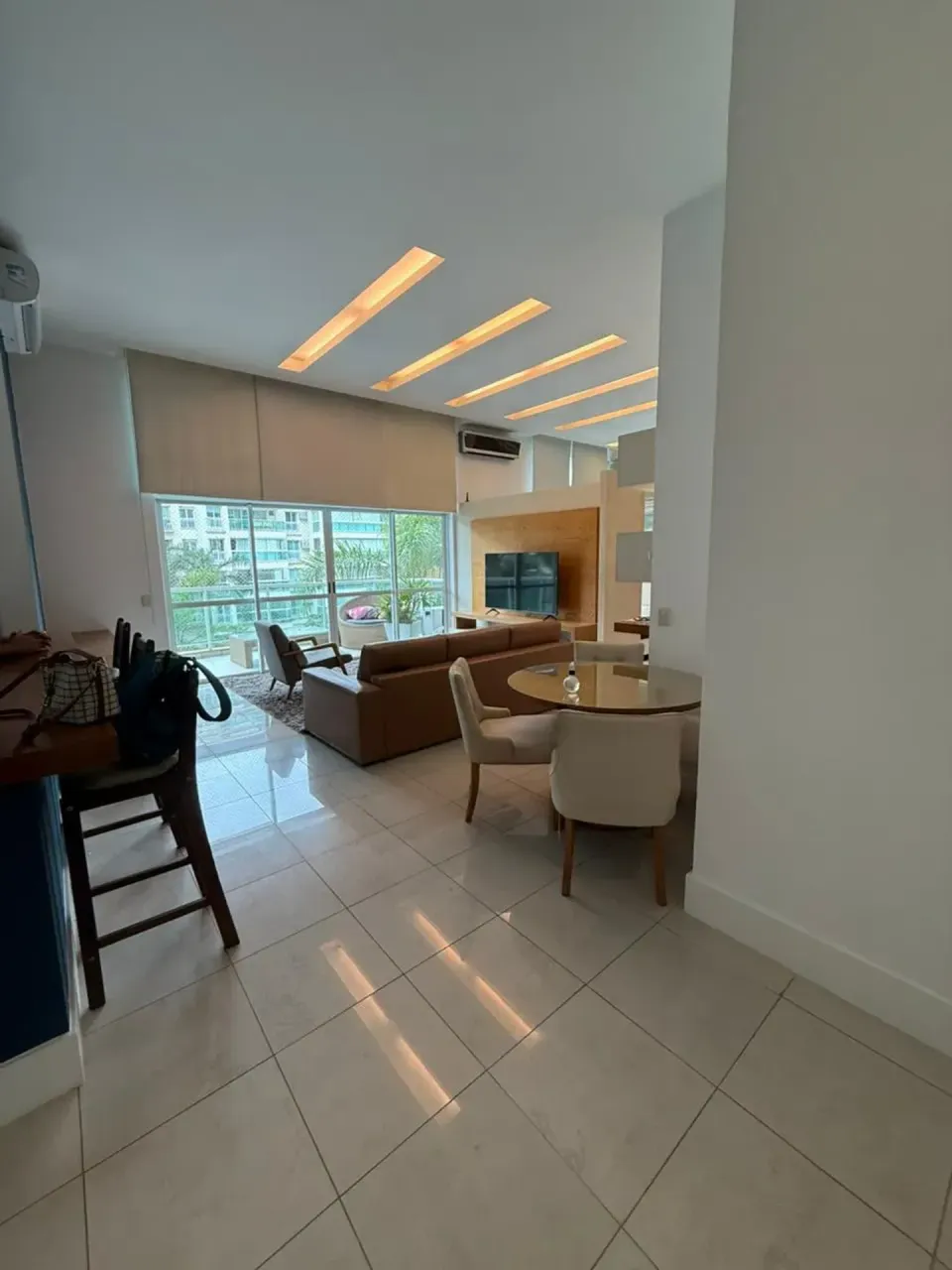 Furnished 1-bedroom apartment with 2 bathrooms — photo 13