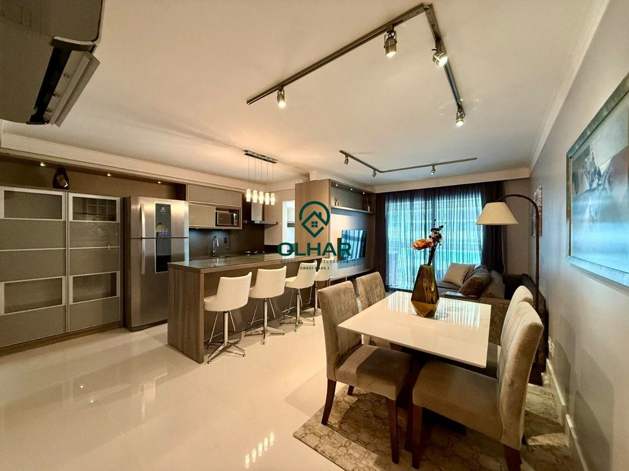 Glass-enclosed balcony in a 2-bedroom apartment, 93 m² — photo 8