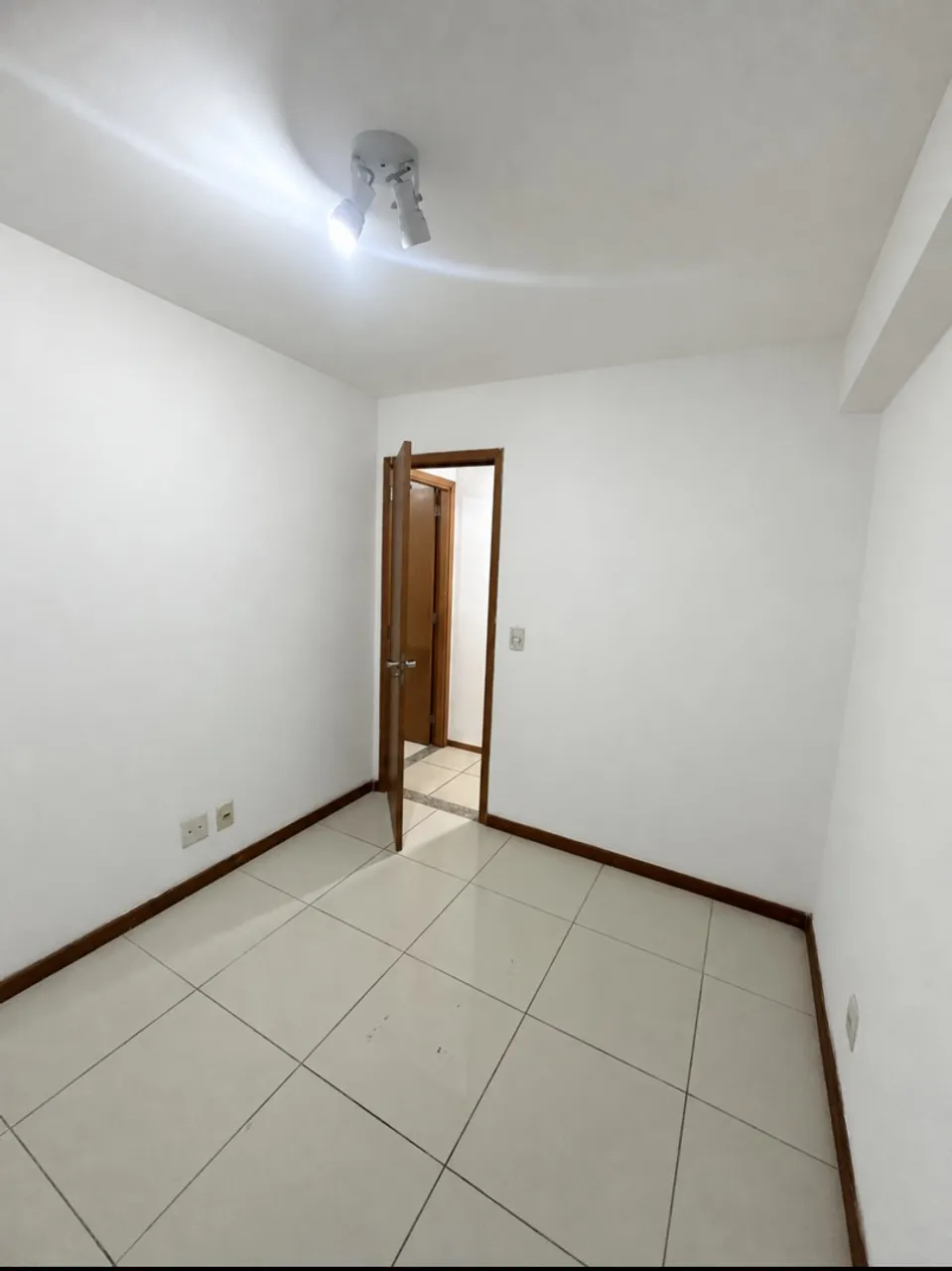 2-bedroom apartment in a building with a gym — photo 6