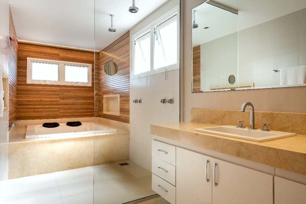 680 m² house with 4 en-suite bedrooms and 7 bathrooms — photo 23