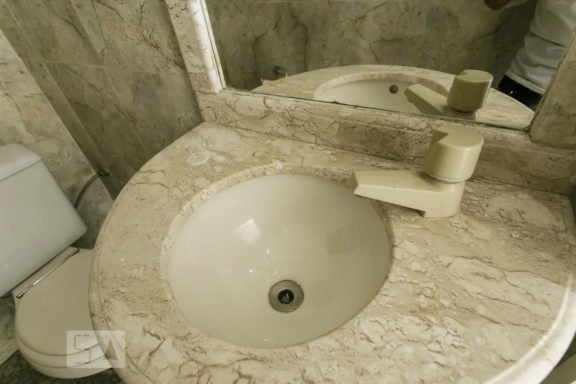 4-bedroom house with a bathtub — photo 37