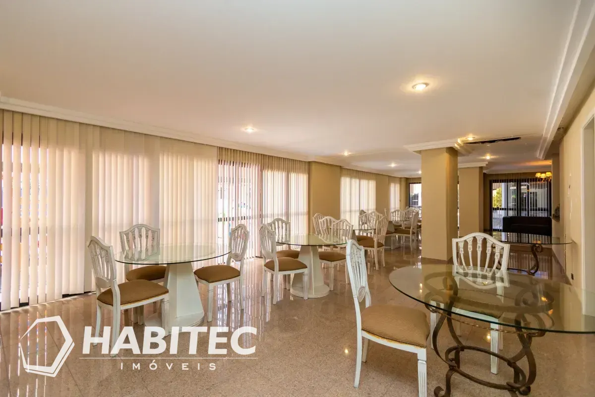 3-bedroom apartment with wood or laminate floors — photo 38