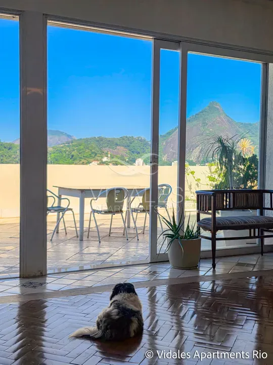 Furnished 715 m² apartment with 4 en-suite bedrooms — photo 26