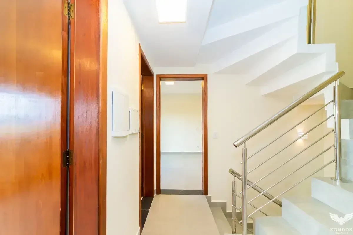 Two-story house with 230 m² and 3 bedrooms, 1 suite — photo 4