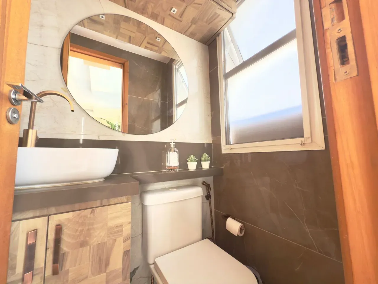 Apartamento duplex mobiliado com 4 quartos e 4 banheiros — photo 27