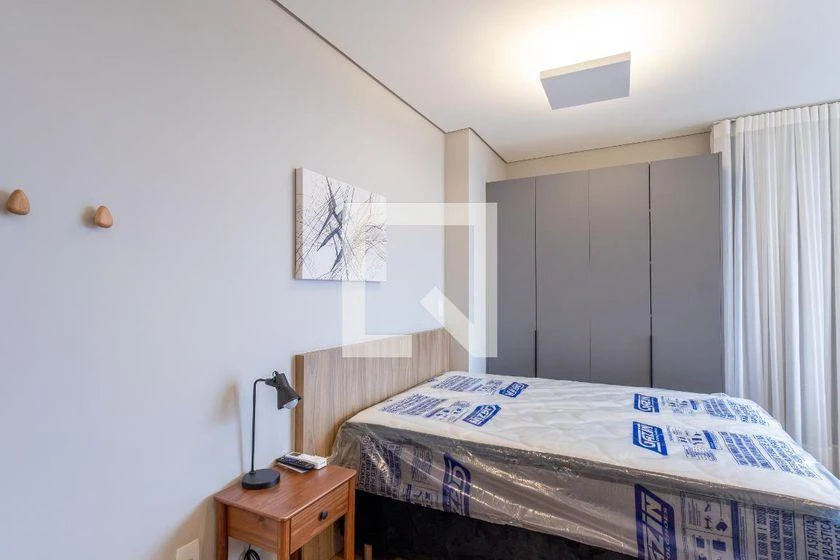 Furnished 1-bedroom apartment with 24 m² and floor-to-ceiling windows